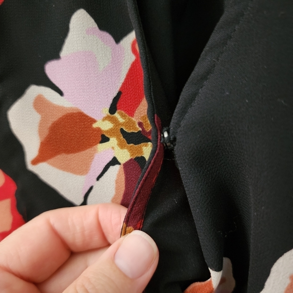 Maxwell Black Floral Wrap Tie Front Blouse Women's Size XS - Picture 4 of 12
